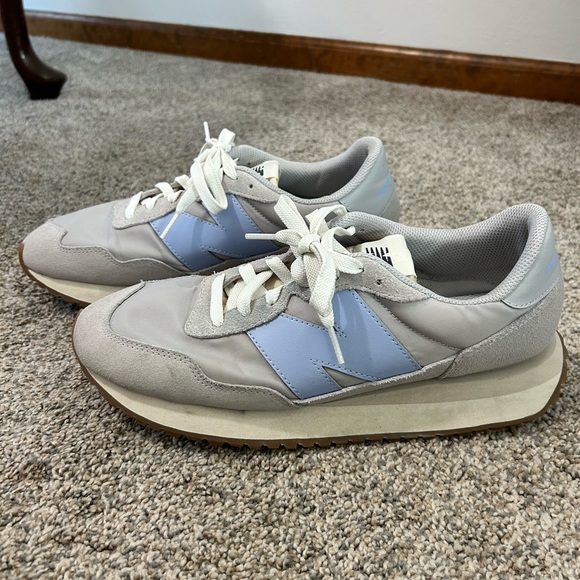 New Balance Women's Gray and Blue Sneakers - Picture 2 of 5